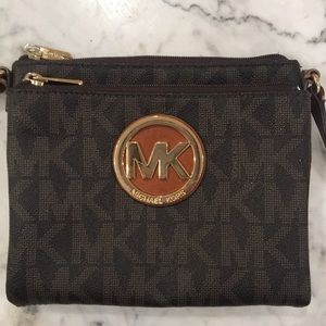 Michael Kors crossbody signature print